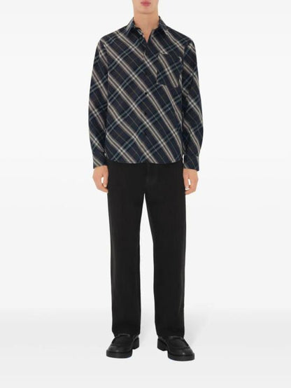Long -sleeved shirt