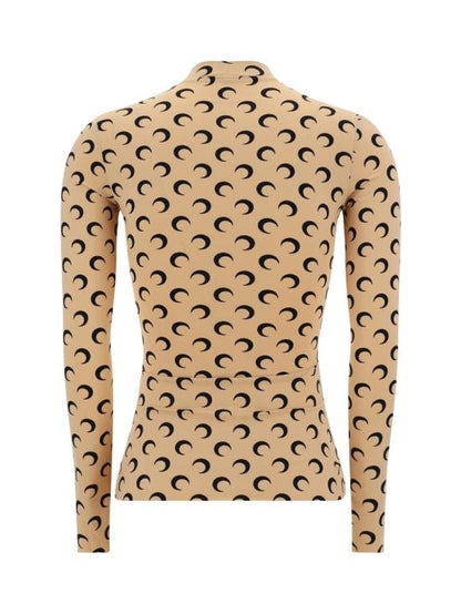 Long -sleeved t -shirt