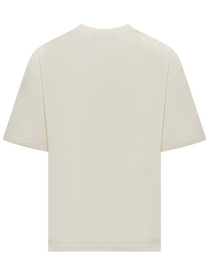 Short -sleeved t -shirt