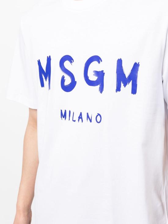 Short -sleeved t -shirt