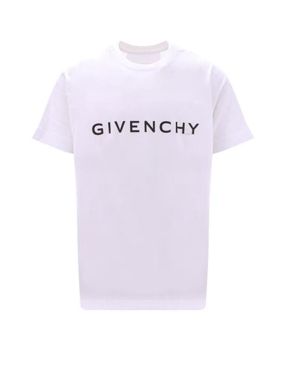 Short -sleeved t -shirt