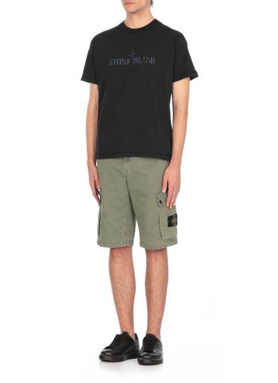 Short -sleeved t -shirt