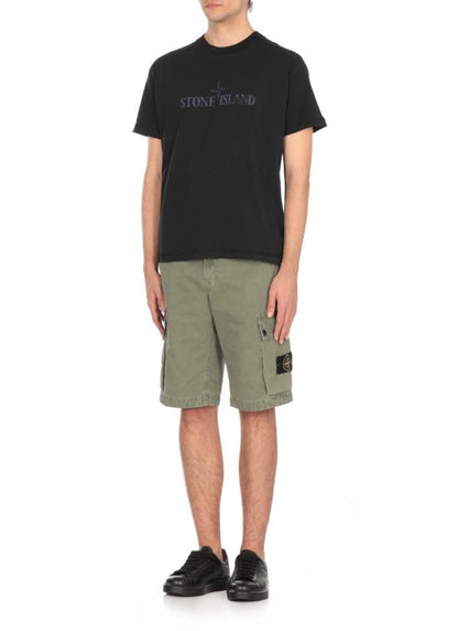 Short -sleeved t -shirt