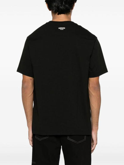Short -sleeved t -shirt