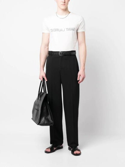 Short -sleeved t -shirt