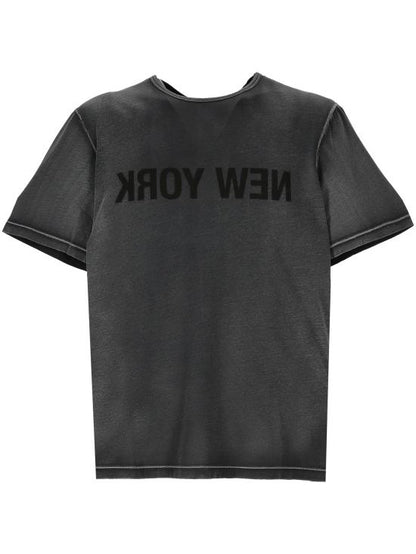 Short -sleeved t -shirt
