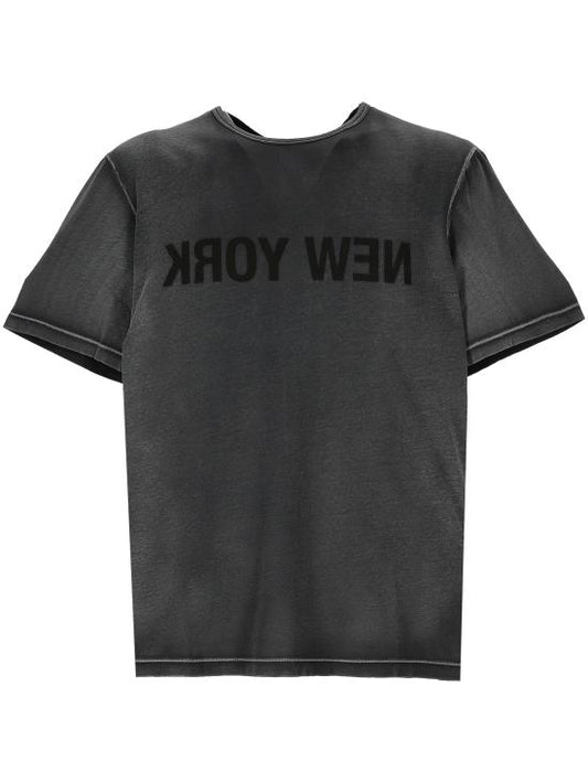 Short -sleeved t -shirt