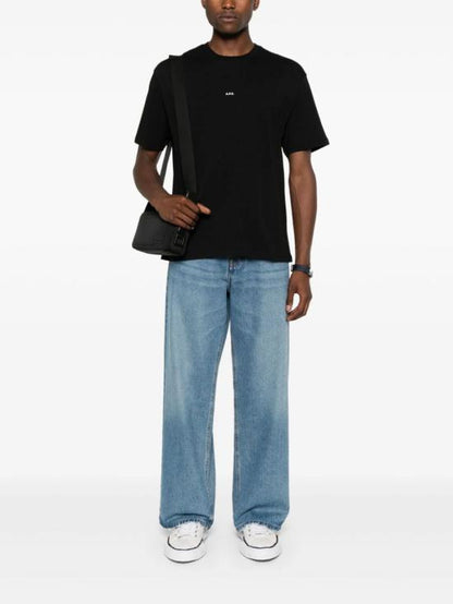 Short -sleeved t -shirt