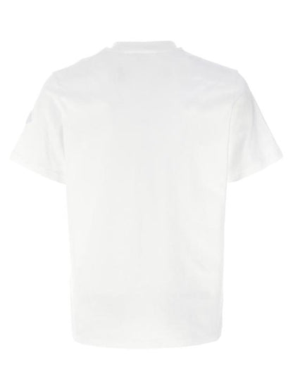 Short -sleeved t -shirt