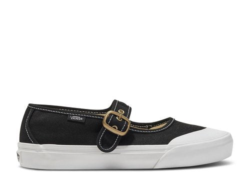 Flat shoes