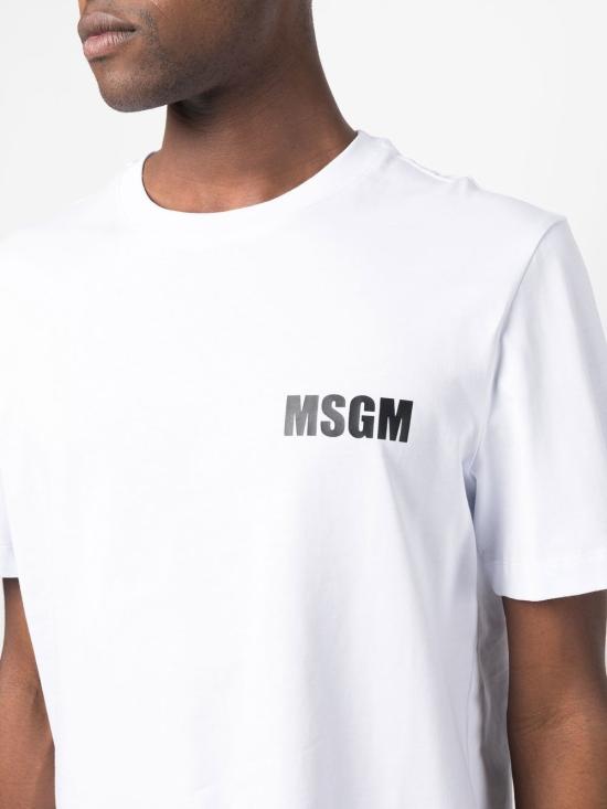 Short -sleeved t -shirt