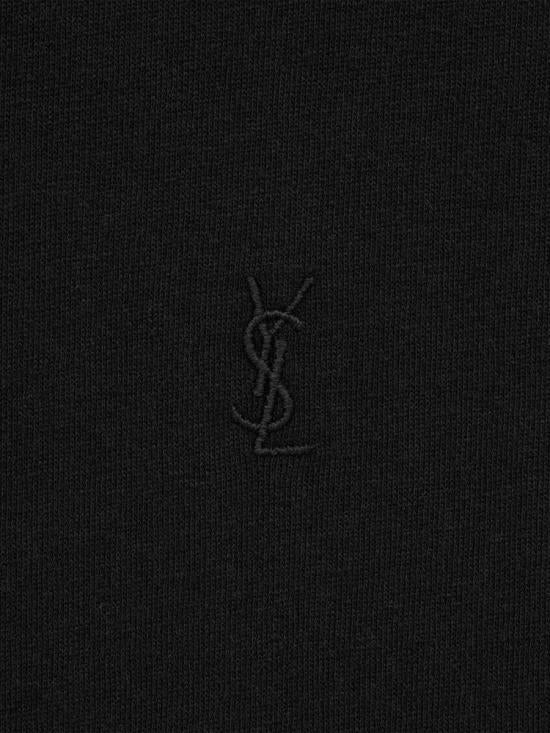 Short -sleeved t -shirt