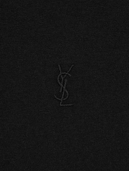 Short -sleeved t -shirt