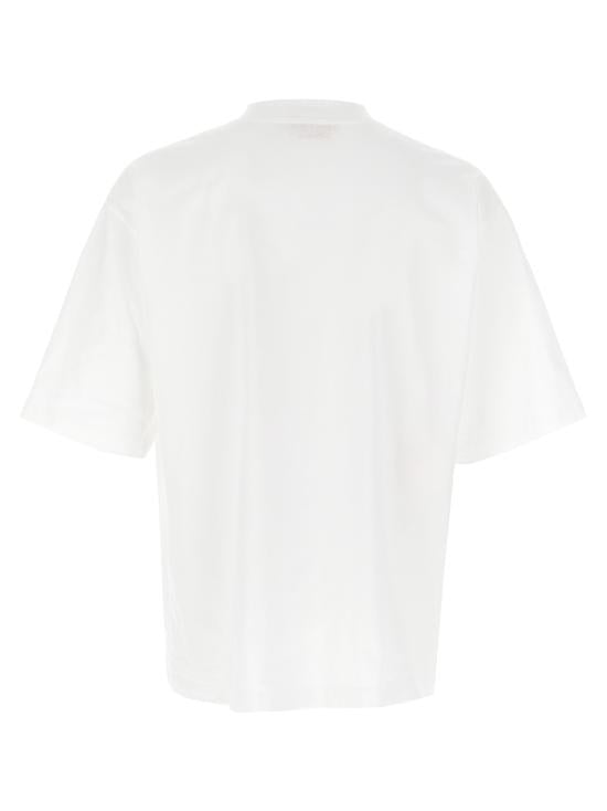 Short -sleeved t -shirt