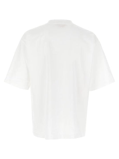 Short -sleeved t -shirt
