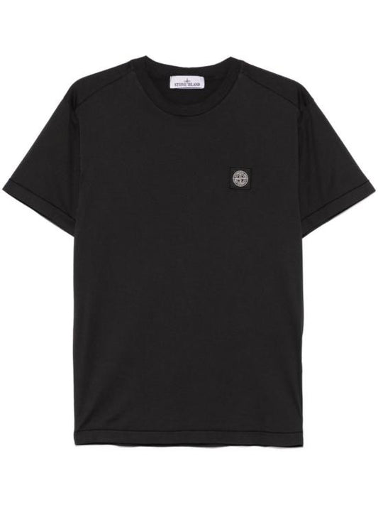 Short -sleeved t -shirt