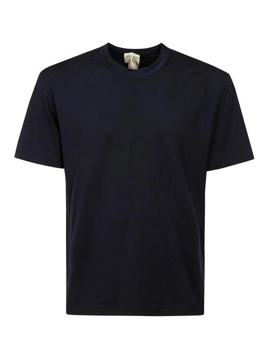 Short -sleeved t -shirt
