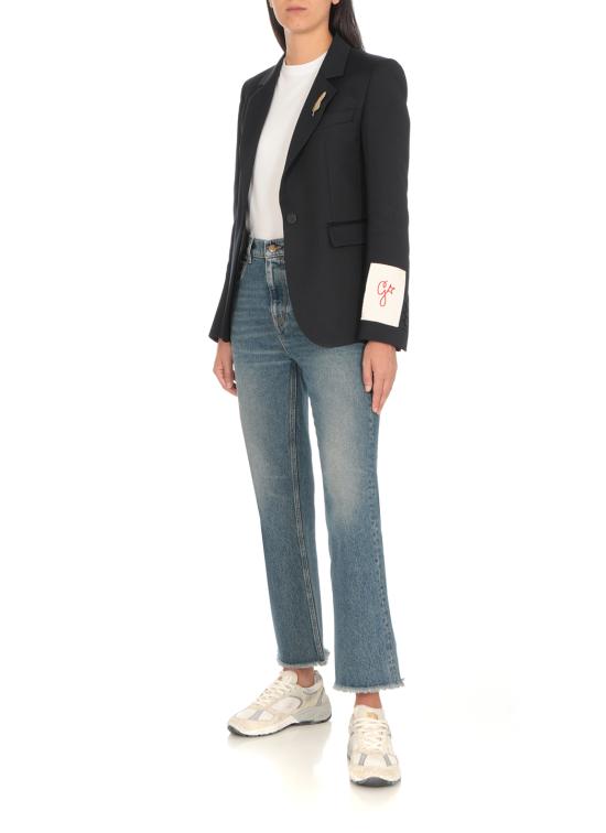 أحذية رياضية