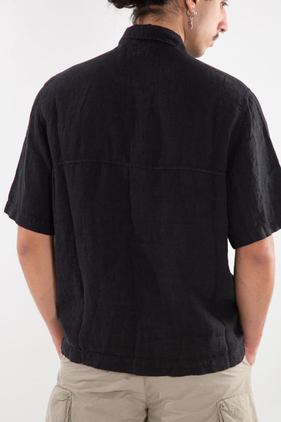 Short -sleeved shirt