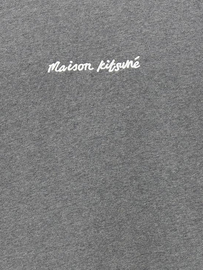 Long -sleeved t -shirt