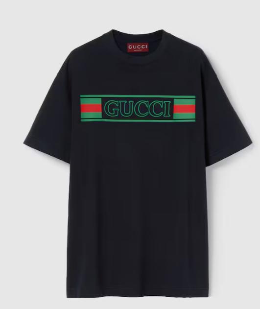 Short -sleeved t -shirt