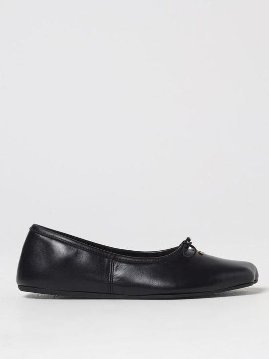 Flat shoes