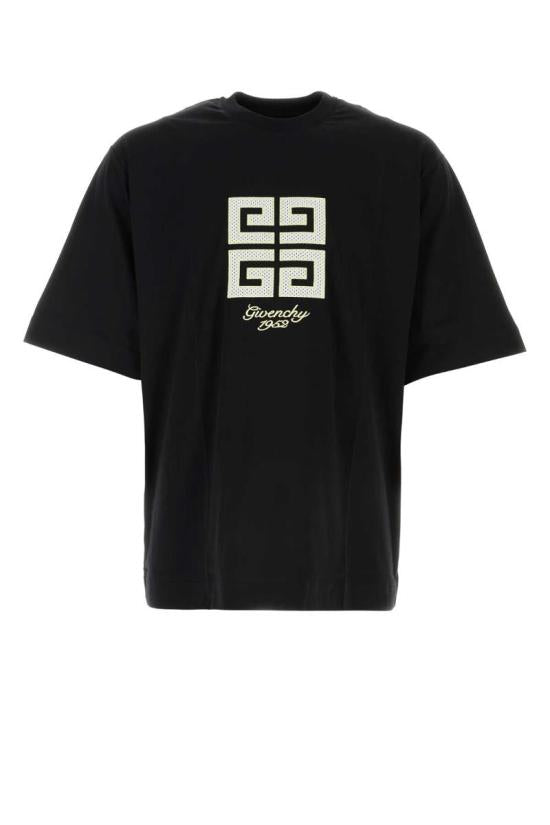 Short -sleeved t -shirt