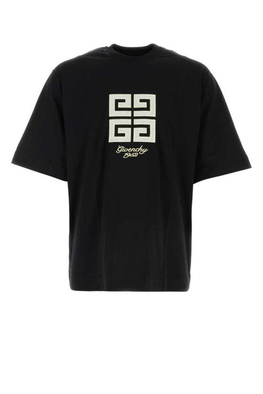 Short -sleeved t -shirt