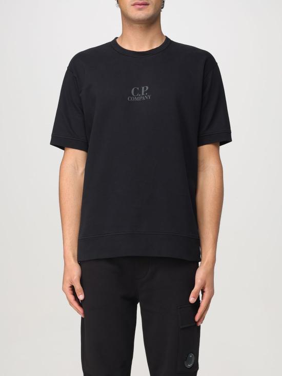 Short -sleeved t -shirt
